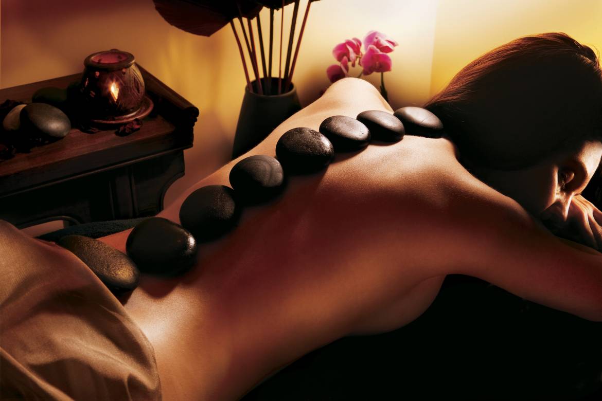 38.LivingWell-Hot-stone-massage.jpg